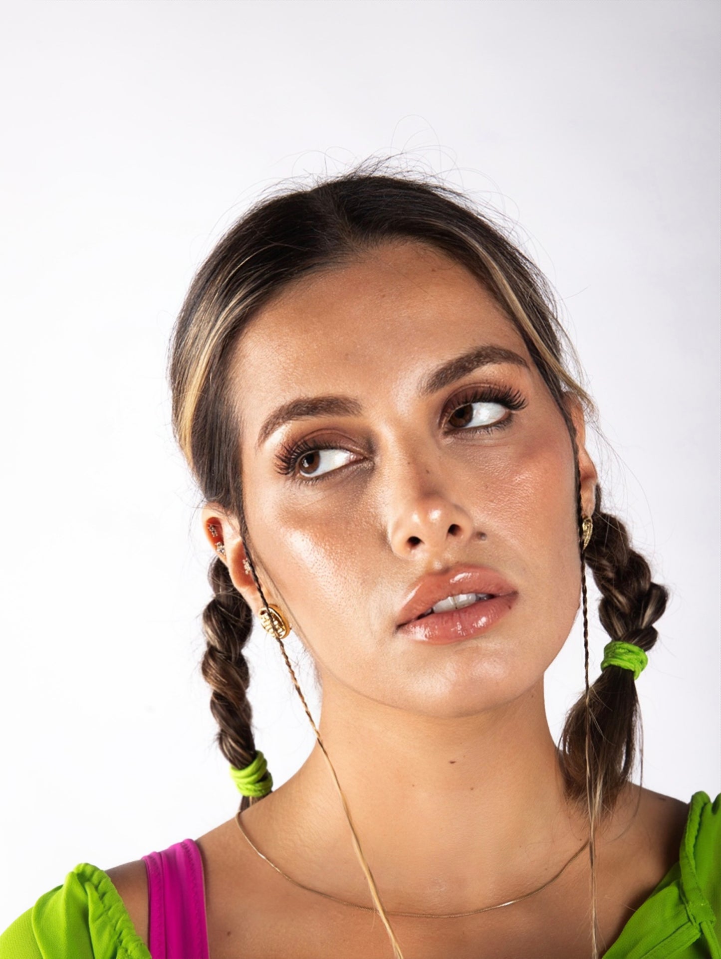 GIVENCHY VINTAGE ALTIN MONOGRAM KLİPSLİ KÜPELER