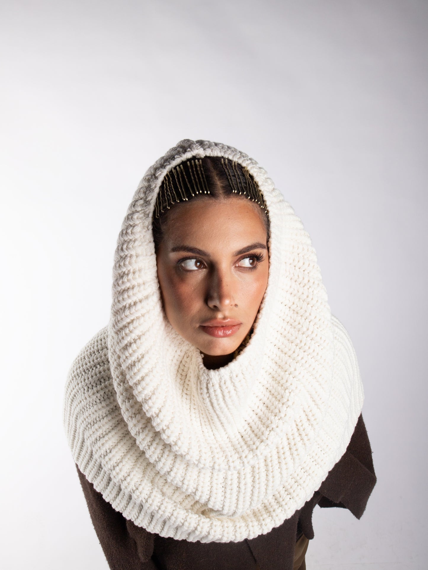 SCULPTURAL DRAPE KNIT CAPELET