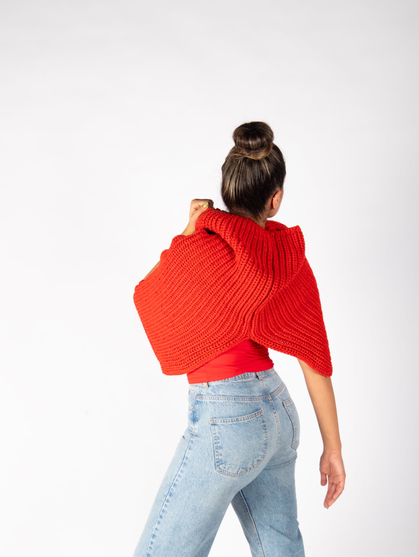 SCULPTURAL DRAPE KNIT CAPELET