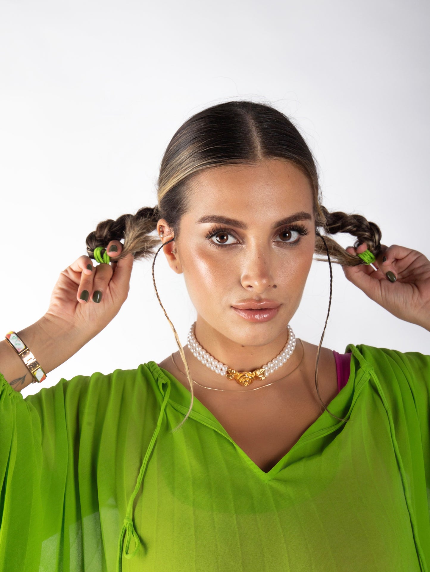 GIVENCHY VINTAGE ÇİÇEKLİ TOKALI İNCİ GERDANLIK