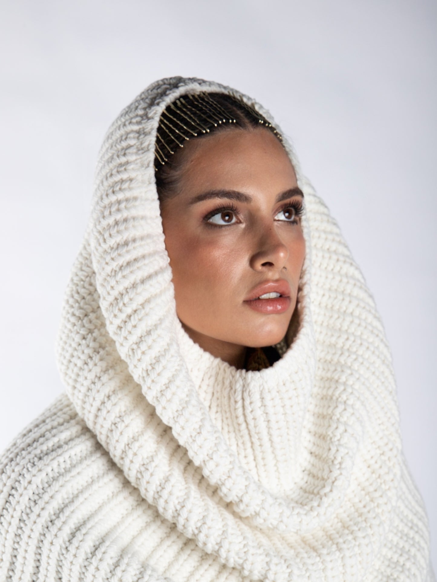 SCULPTURAL DRAPE KNIT CAPELET